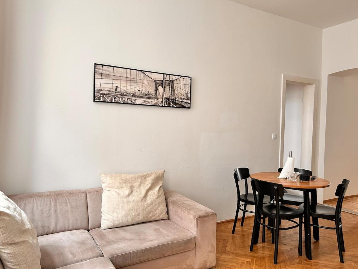וינה Spacious Central 4-Room Suite For 6 - Near Subway מראה חיצוני תמונה