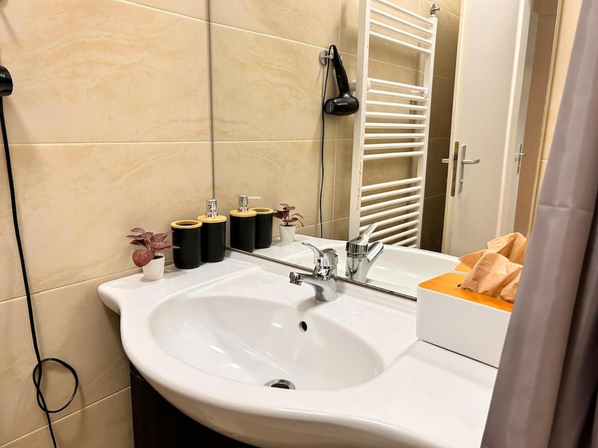 וינה Spacious Central 4-Room Suite For 6 - Near Subway מראה חיצוני תמונה