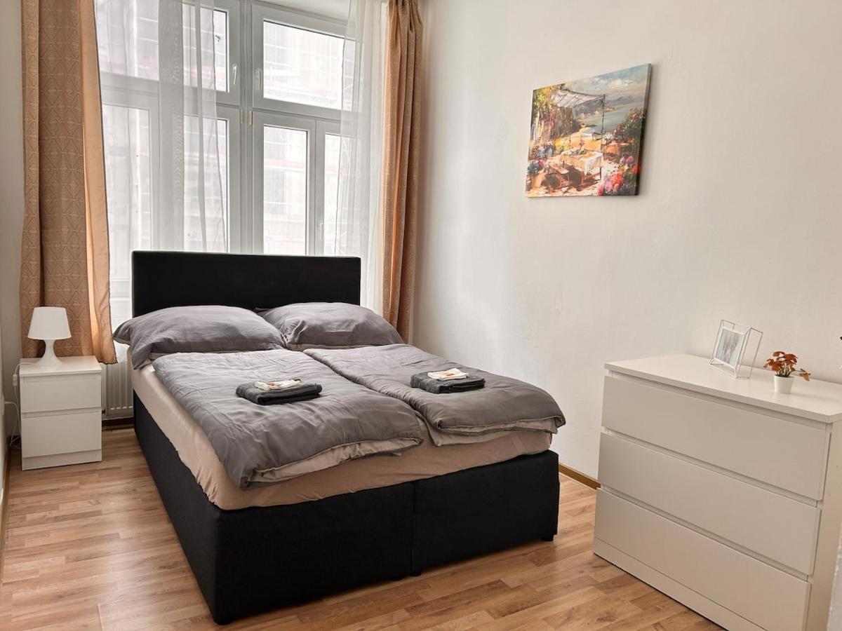 וינה Spacious Central 4-Room Suite For 6 - Near Subway מראה חיצוני תמונה