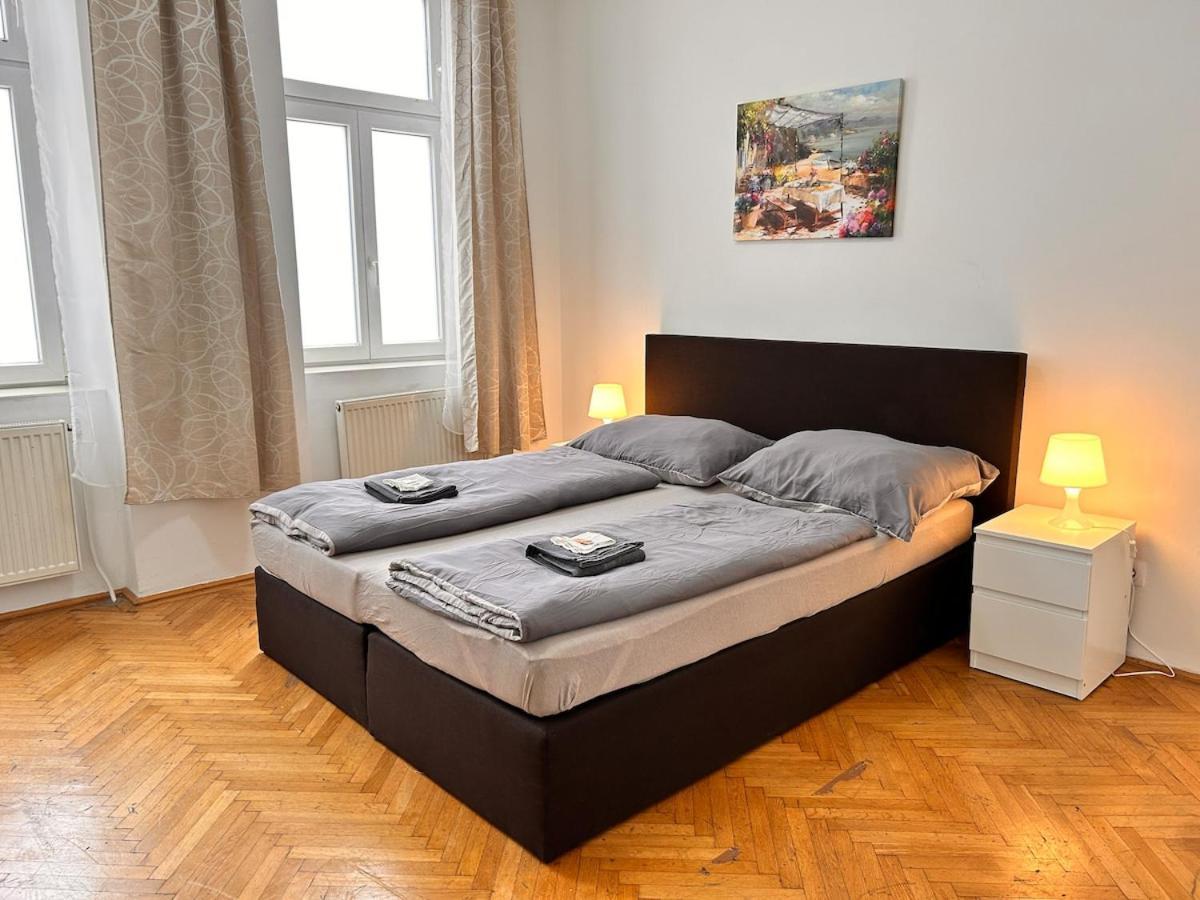 וינה Spacious Central 4-Room Suite For 6 - Near Subway מראה חיצוני תמונה