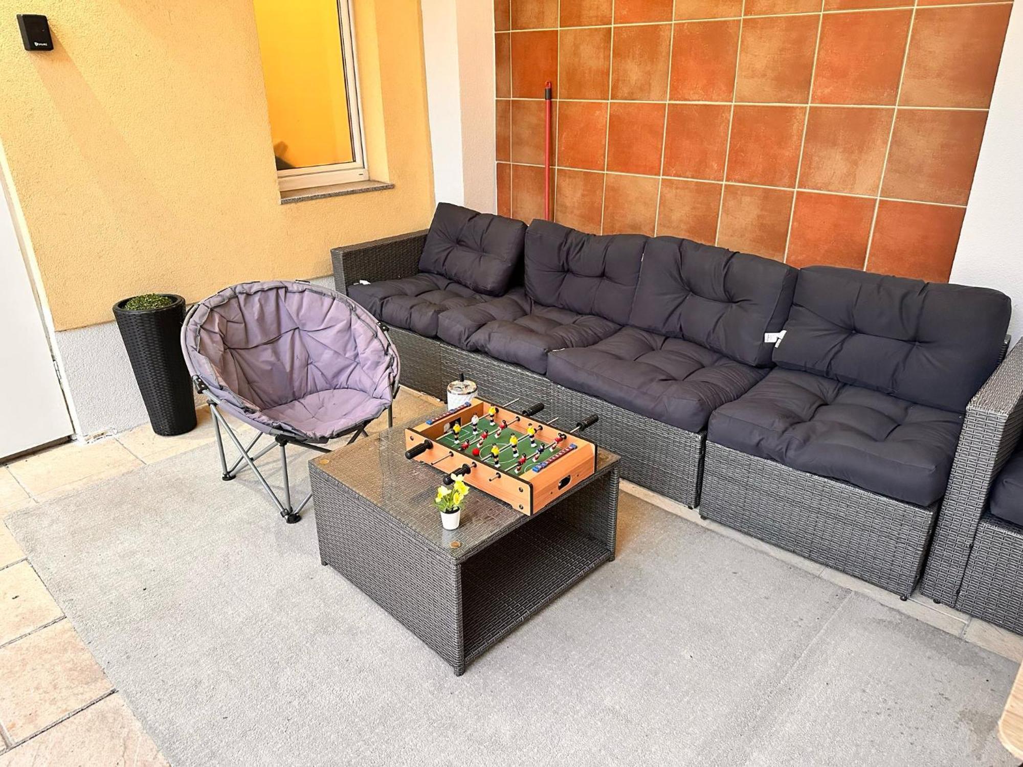 וינה Spacious Central 4-Room Suite For 6 - Near Subway מראה חיצוני תמונה